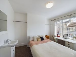 bed - click for photo gallery